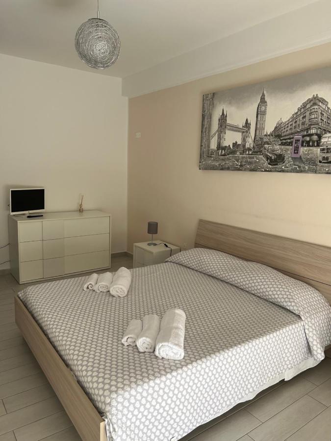 La Dimora Di Enea Apartment Brindisi Luaran gambar