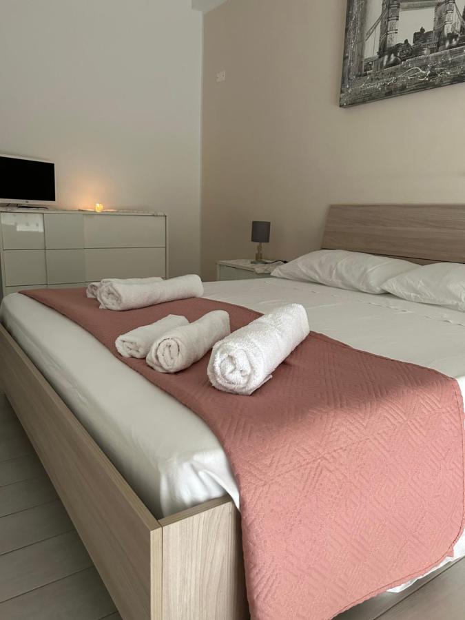 La Dimora Di Enea Apartment Brindisi Luaran gambar
